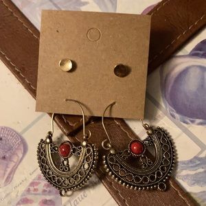 ❤️💛NWT.Boho Earrings 2 pairs